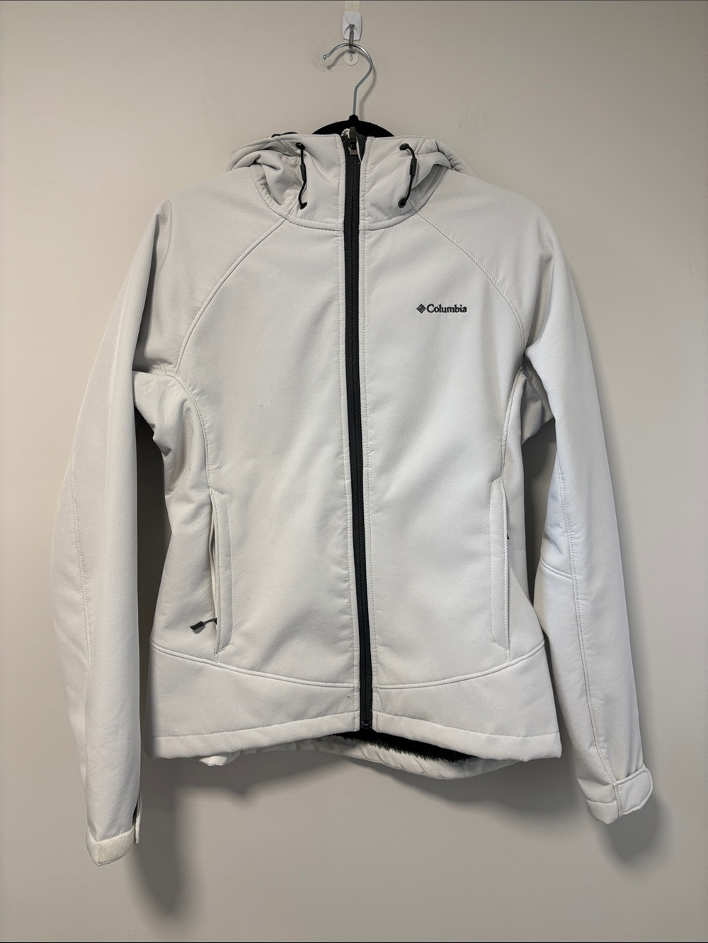 Columbia Women's White Hooded Softshell Jacket with Fuzzy interior